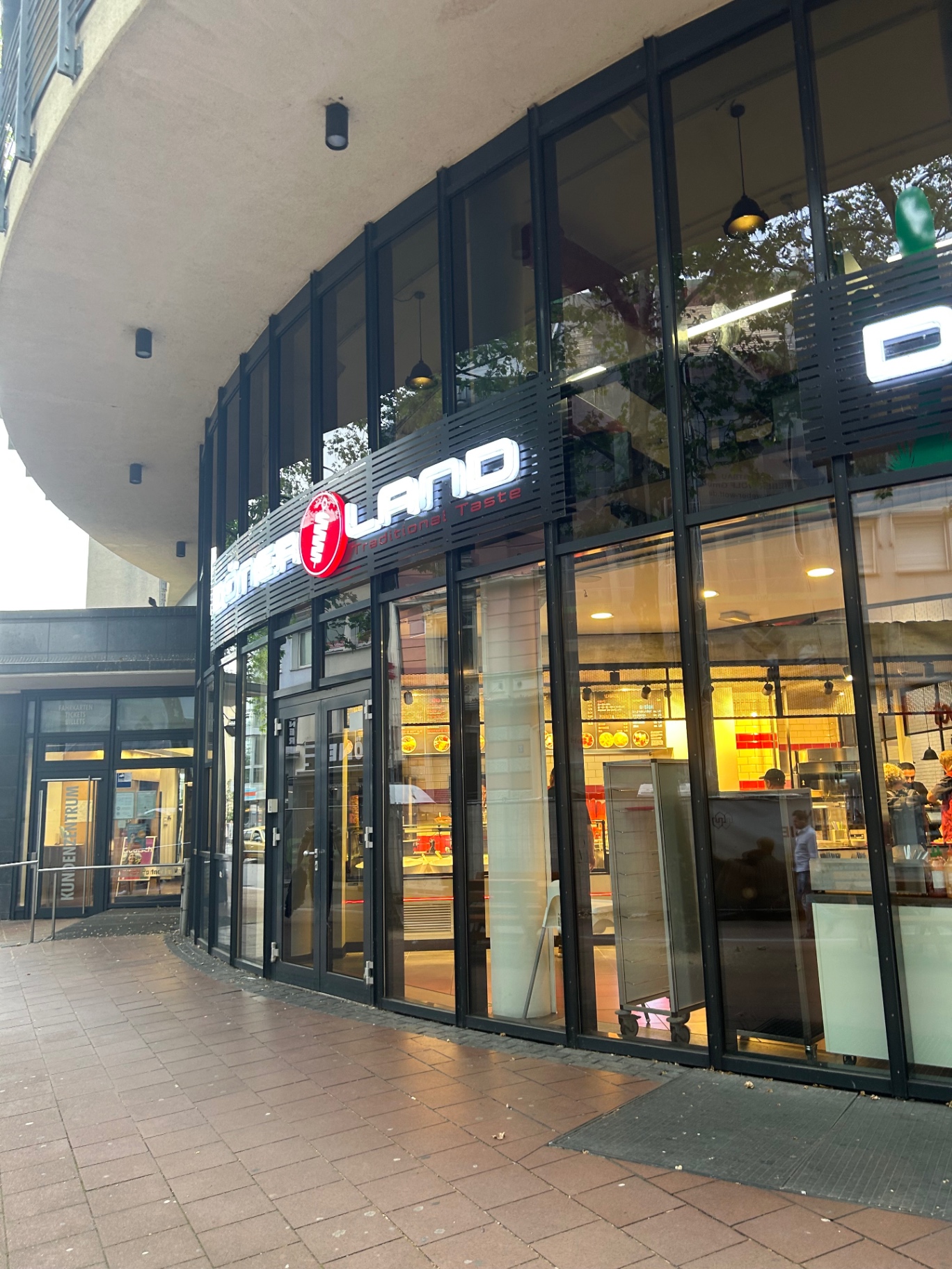 DönerLand Außenansicht am Europaplatz 1 in Siegburg