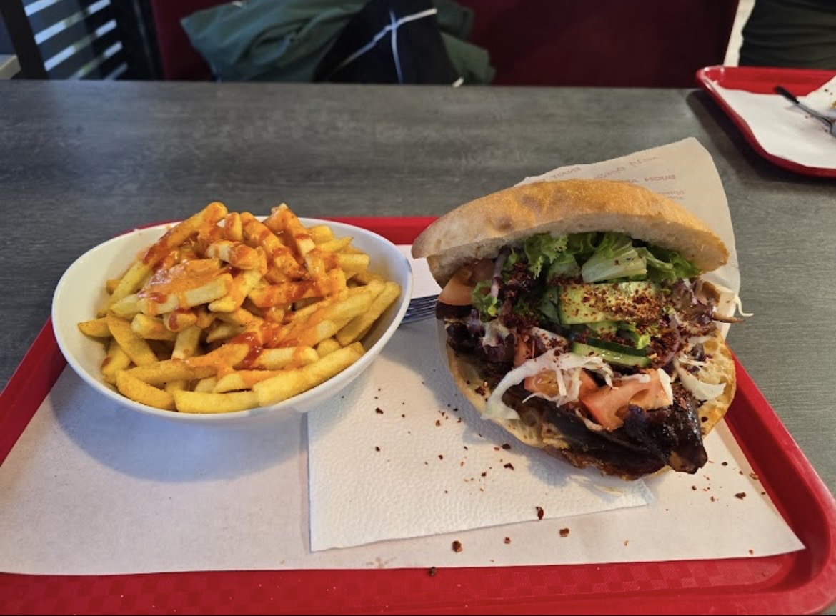 Drehspieß Tasche mit Pommes